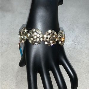 Gold stretch bracelet